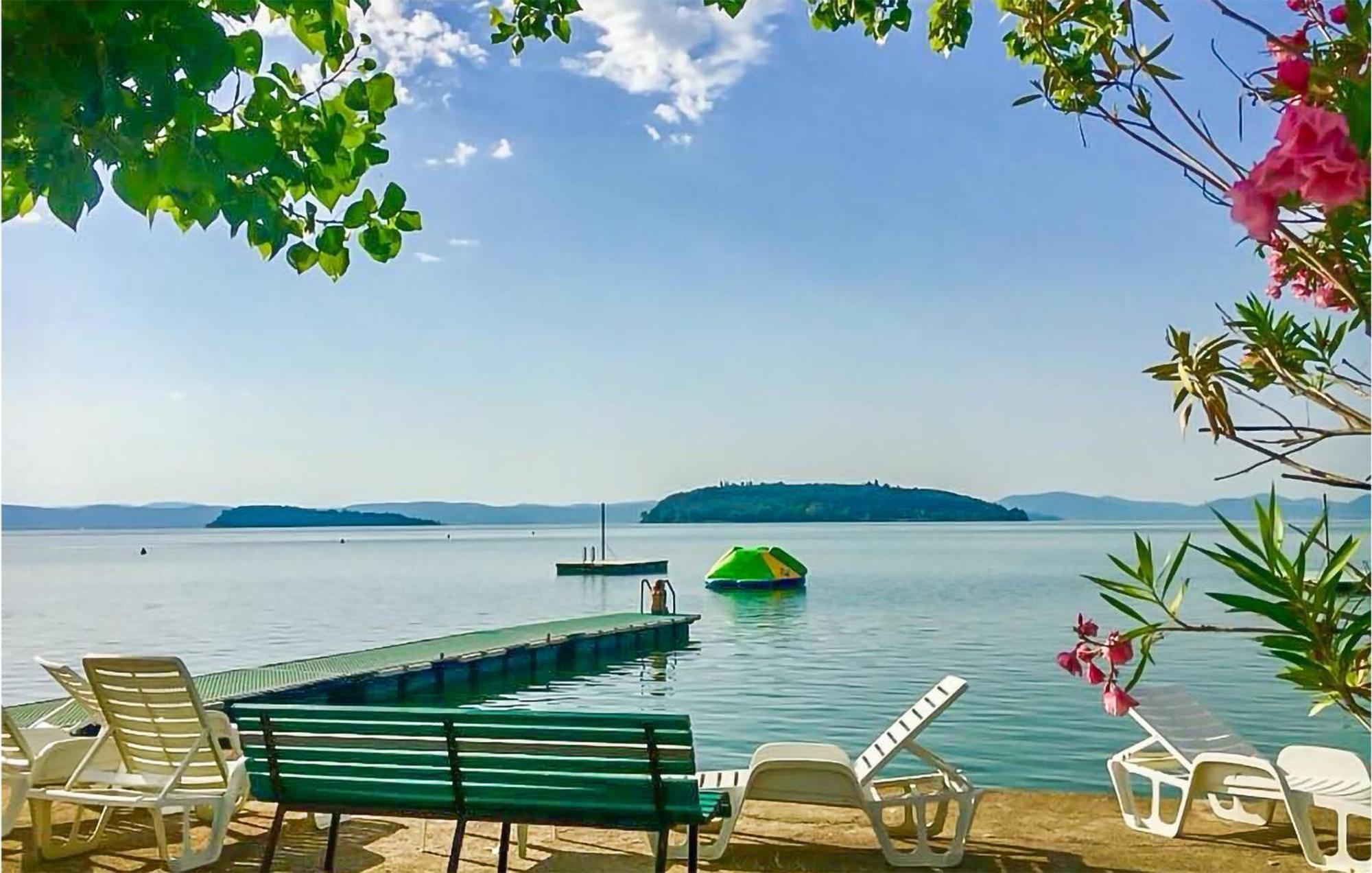 Gorgeous Stacaravan In Tuoro Sul Trasimeno Villa Exterior photo